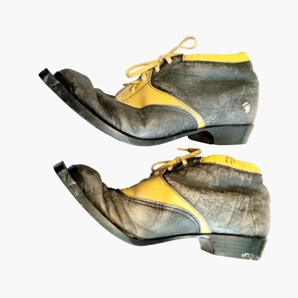 Toko Cross Country Ski Boots Switzerland Leather Yellow Vtg Ski Lodge Decor - Picture 3 of 7